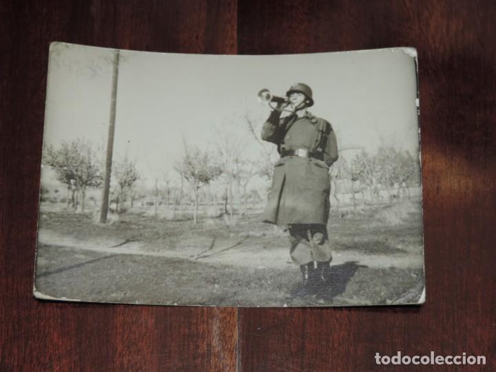 Military Antiques: FOTOGRAFIA SOLDADO TOCANDO LA CORNETA, MIDE 10,5 X 7,5 CMS.