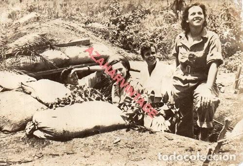 Militaria: ANTIGUA FOTOGRAFIA, ENFERMERAS NORTEAMERICANAS EN GUINEA, 170X118MM