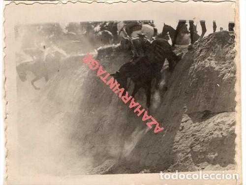 Militaria: ANTIGUA FOTOGRAFIA, SOLDADOS DE CABALLERIA, PRACTICAS ACADEMIA, 75X60MM