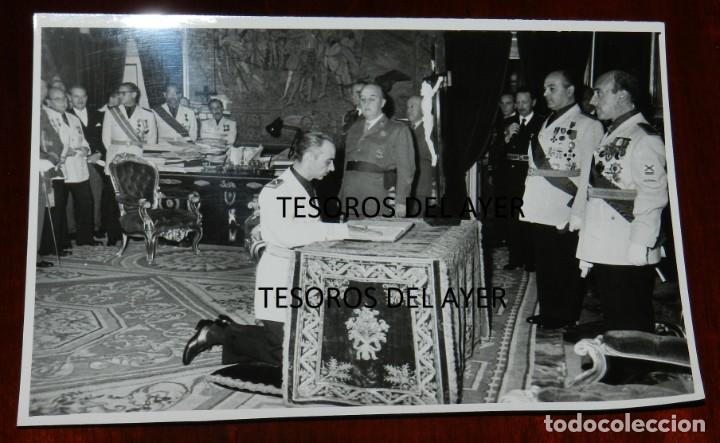 Militaria: FOTOGRAFIA DE JERARCA JEFE PROVINCIAL DE FALANGE, JURANDO SU CARGO ANTE FRANCO Y EL MINISTRO SOLIS S