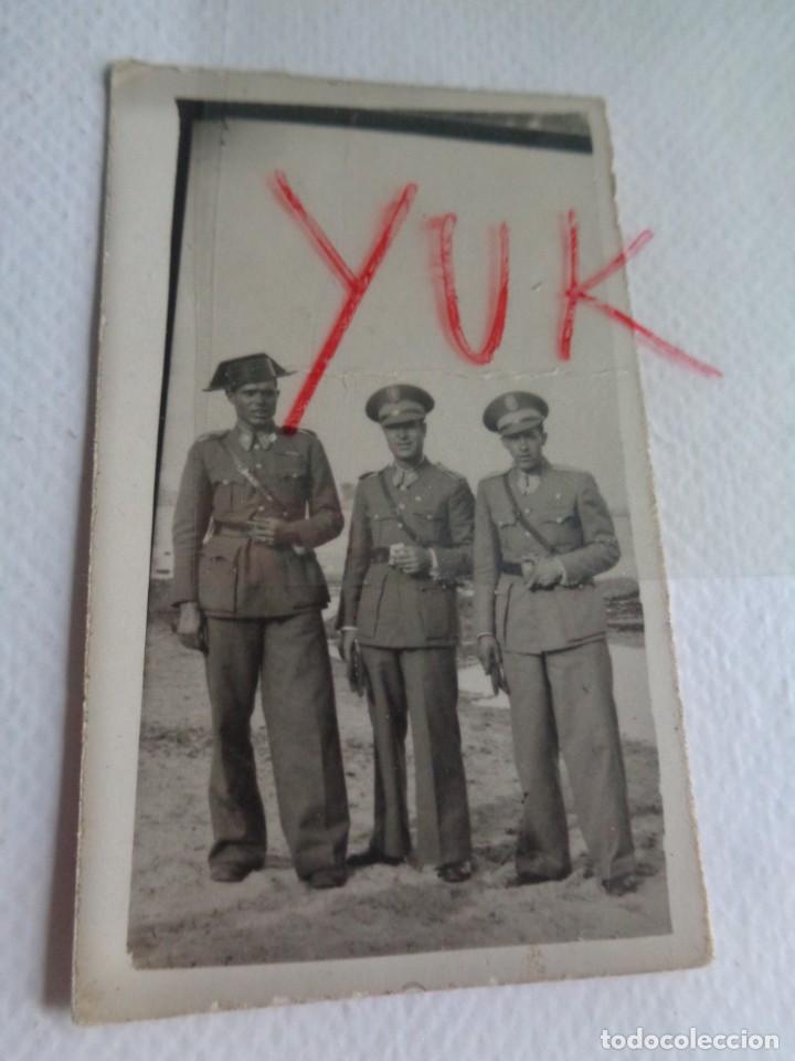 Militaria: FOTO FOTOGRAFIA DE GUARDIA CIVIL CON 2 MILITARES - PRINCIPIOS A&Ntilde;OS 40