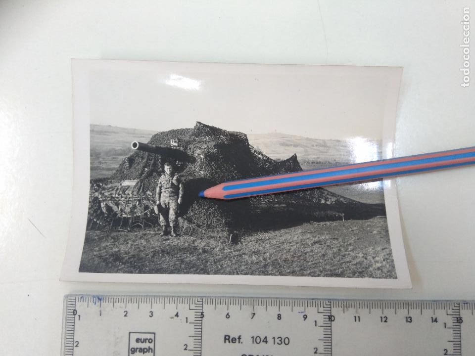 Militaria: FOTOS DE SOLDADO, MILITAR CREO QUE ALEMAN EN LOS A&Ntilde;OS 50. ALEMANIA, tanque camuflado 13 x 9 cm