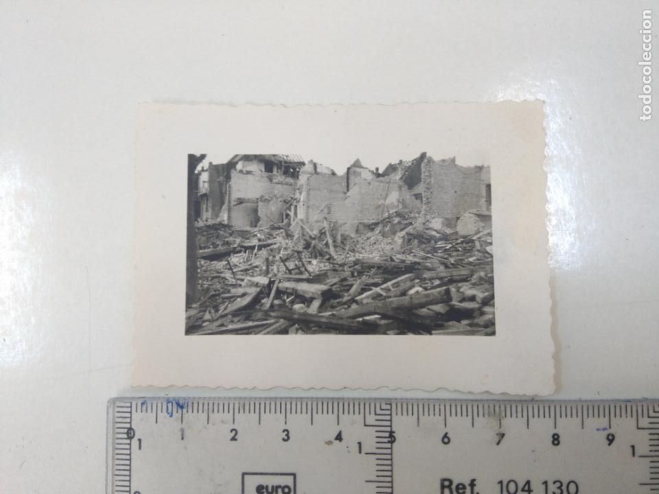 Militaria: FOTOS CREO QUE DE LOS A&Ntilde;OS 50. ALEMANIA, CASA DESTRUIDAS EN LA GUERRA , 8 x 5,6 cm