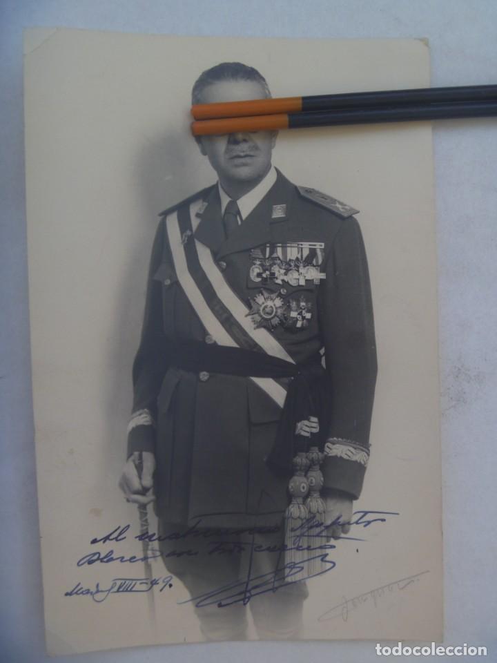 Militaria: FOTO DE GENERAL MUY CODECORAO, CON BANDA SAN HERMENEGILDO Y FAJIN, ENTORCHADOS, ETC. FIRMADA !!