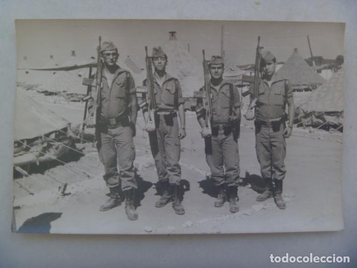 Militaria: FOTO DE MILITARES CON ROPA DE CAMPA&Ntilde;A Y CETME POSANDO, TIENDAS DE CAMPA&Ntilde;A, ETC