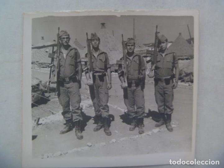 Militaria: CAMPAMENTO IPS. : FOTO DE MILITAR CON ROPA DE CAMPA&Ntilde;A Y CETME, TIENDAS DE CAMPA&Ntilde;A , ETC