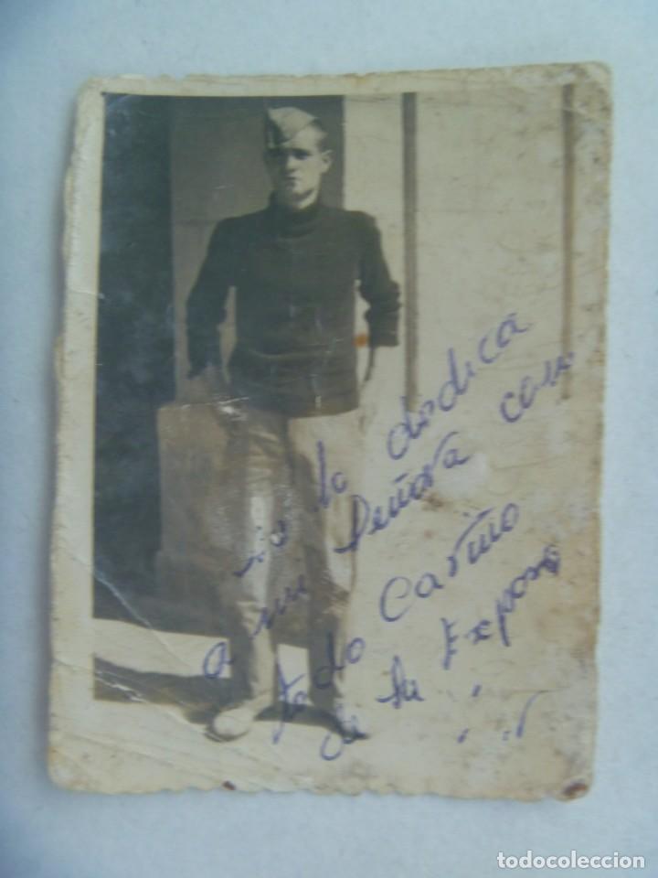 Militaria: FOTO DE MILITAR CON GORRILLO Y JERSEY DE CUELLO ALTO