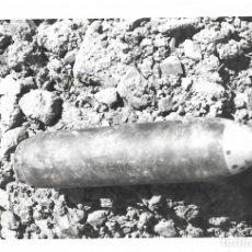 Militaria: 1937-39 FOTOGRAFÍA PROYECTIL BOMBA SIN EXPLOSIONAR GUERRA CIVIL TOMADAS POR SOLDADO LEGIÓN CÓNDOR.. Lote 266195328
