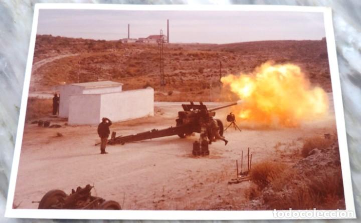 Militaria: FOTOGRAFIA DE MANIOBRAS DE ARTILLERIA, DISPARANDO LAS BATERIAS, MIDE 18 X 12,5 CMS.