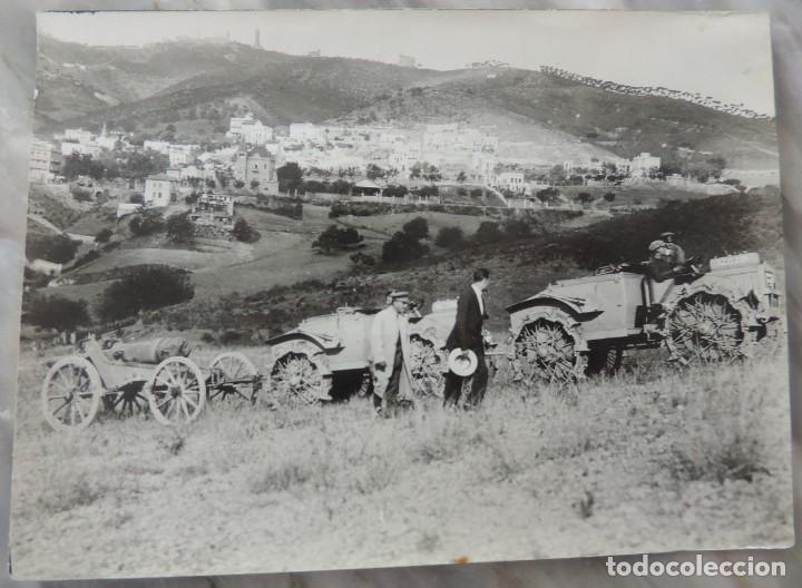Militaria: FOTOGRAFIA DE VEHICULOS PARA EL TRANSPORTE DE BATERIAS, REGIMIENTO DE ARTILLERIA, EPOCA ALFONSO XIII