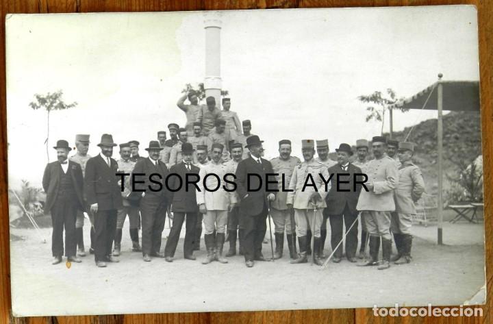 Militaria: FOTO POSTAL DE AUTORIDADES CIVILES Y OFICIALES DE INFANTERIA, EPOCA ALFONSO XIII, NO CIRCULADA.