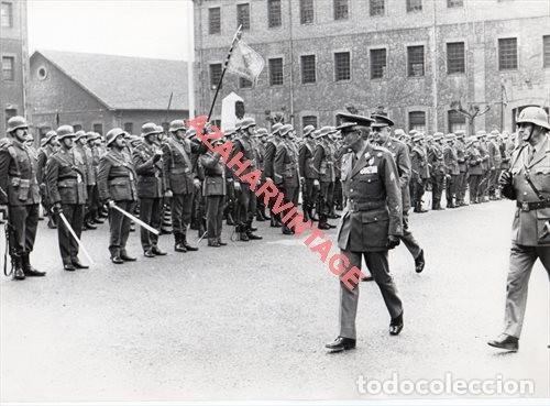 Militaria: ESPECTACULAR FOTOGRAFIA DEL TENIENTE GENERAL GUTIERREZ MELLADO PASANDO REVISTA, 24X17 CMS