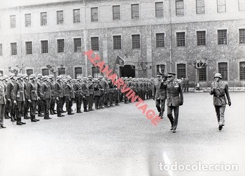 Militaria: ESPECTACULAR FOTOGRAFIA DEL TENIENTE GENERAL GUTIERREZ MELLADO PASANDO REVISTA, 24X17 CMS