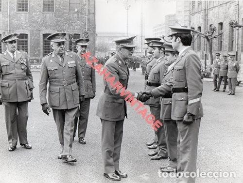 Militaria: ESPECTACULAR FOTOGRAFIA DEL TENIENTE GENERAL GUTIERREZ MELLADO PASANDO REVISTA, 24X17 CMS