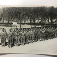 Militaria: FOTOGRAFIA SOLDADOS EN FORMACION EJERCITO DEL AIRE ZARAGOZA CUARTEL SANGURJO 1952. Lote 283247448