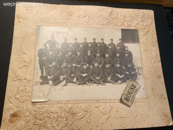 Militaria: MILITAR - ANTIGUA FOTOGRAFIA MILITARES ESPA&Ntilde;OLES - MONTADA SOBRE CARTULINA DE EPOCA - 25X20,5 CM. PR
