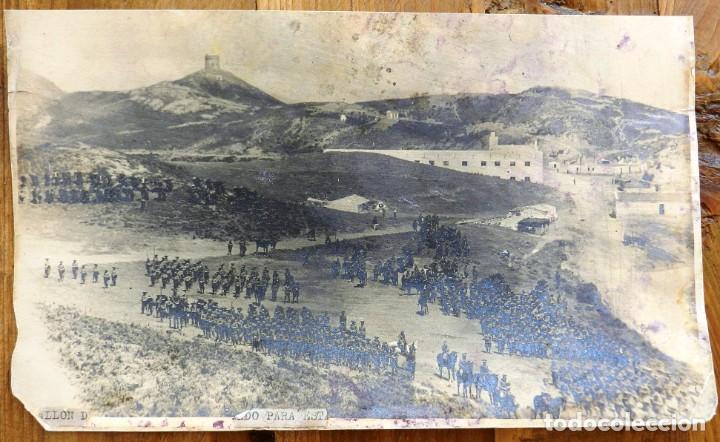 Militaria: FOTOGRAFIA DE BATALLON DE INFANTERIA PREPARADO PARA ENTRAR EN COMBATE. GUERRA DEL RIF, MIDE 25 X 15
