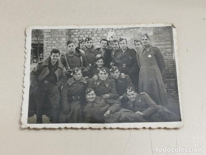 Militaria: FOTOGRAFIA DE SOLDADOS DEL CUERPO DE INGENIEROS, A&Ntilde;O 1941, REVERSO CON LOS NOMBRES ESCRITOS A LAPICE
