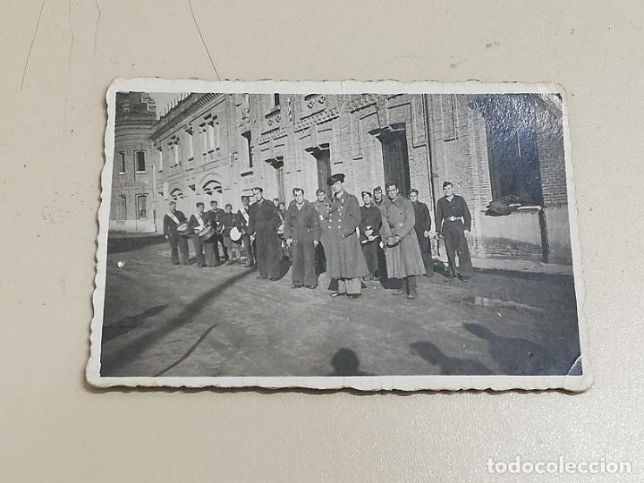 Militaria: FOTOGRAFIA DE SOLDADOS DEL REGIMIENTO DE INGENIEROS, A&Ntilde;O 1940, POR EL REVERSO ESCRITO NOMBRE A LAPIC