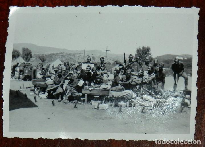 Militaria: FOTOGRAFIA DE SOLDADOS DE INFANTERIA, MIDE 8,5 X 6 CMS.