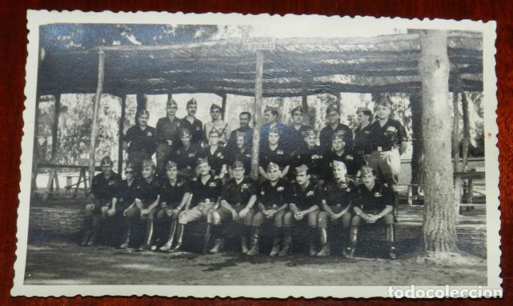 Militaria: FOTOGRAFIA DE OFICIALES EN EL COMEDOR, TAMA&Ntilde;O POSTAL.