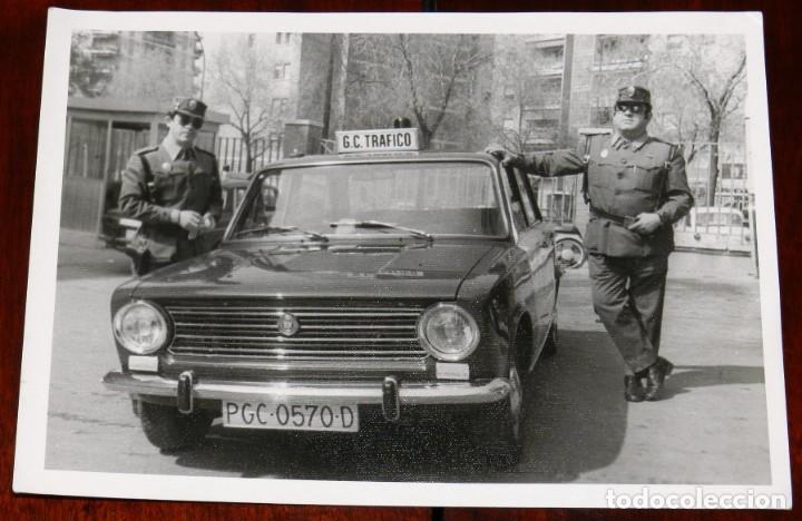 Militaria: FOTOGRAFIA DE LA GUARDIA CIVIL DE TRAFICO, MIDE 17,5 X 12,5 CMS.