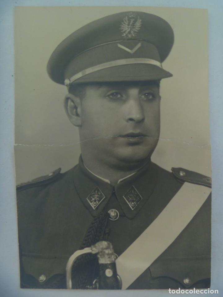 Militaria: ACADEMIA GENERAL MILITAR : FOTO DE CADETE DE 1&ordm; CURSO CON GORRA Y SABLE ... 11 X 16 CM