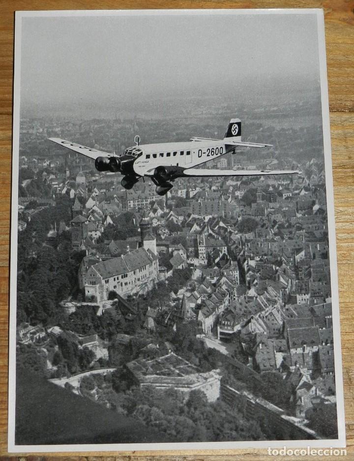 Militaria: FOTOGRAFIA DE AVION SOBREVOLANDO N&Uuml;REMBERG CON ADOLF HITLER A BORDO, A&Ntilde;O 1934, MIDE 17,5 X 12 CMS.