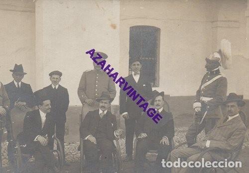 Militaria: ANTIGUA POSTAL FOTOGRAFICA, CIVILES Y MILITARES DE CABALLERIA, 14X9 CMS