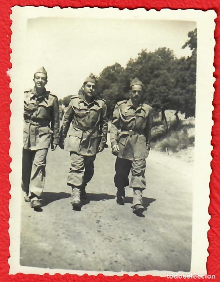 Military Antiques: Soldados espa&ntilde;oles de paseo - A&ntilde;os 40 - Postguerra - Epoca Generalisimo Franco