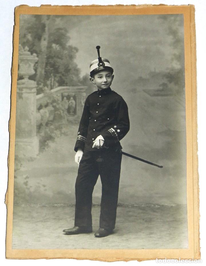Military Antiques: FOTOGRAFIA DE NI&Ntilde;O CON UNIFORME DE CAPITAN DE INFANTERIA, MIDE 15,5 X 11 CMS.