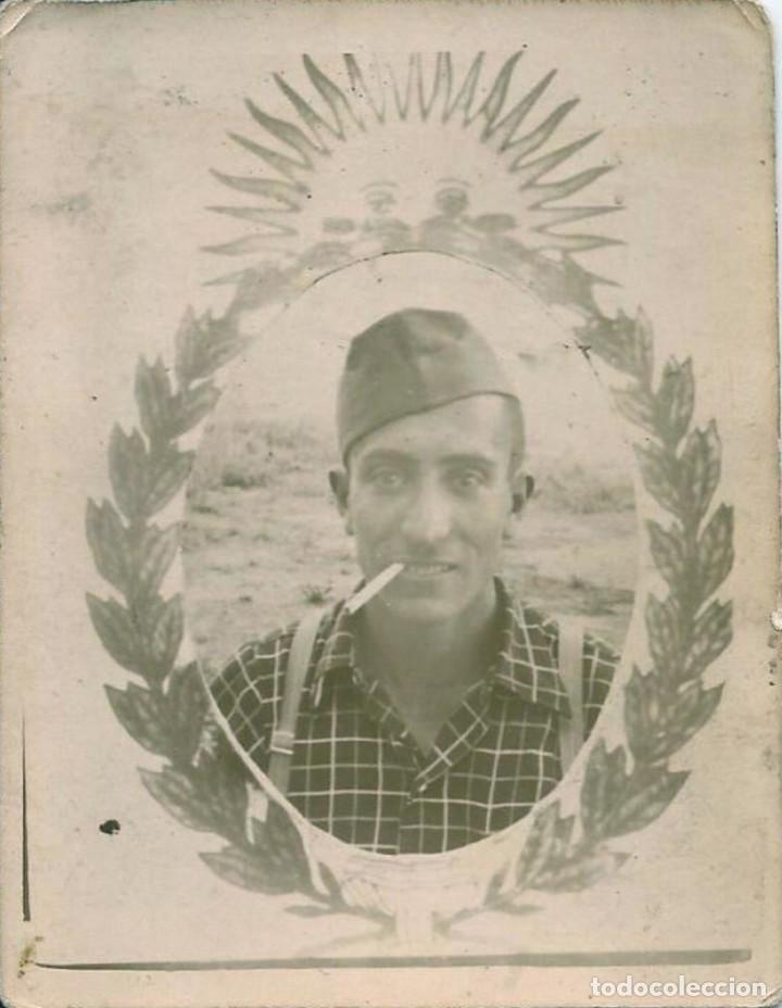 Militaria: X1025 - Joven hombre soldado argentino fumando - Foto montaje 8x6cm 1940'