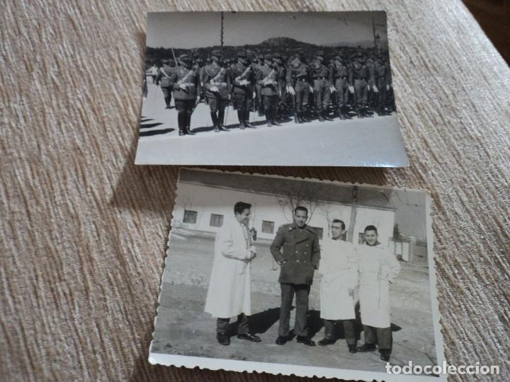 Militaria: dos fotografias, formacion militar y sanitarios, 10 x 7,5 cm