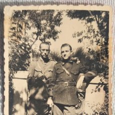 Militaria: GUERRA CIVIL - FOTOGRAFÍA DOS SOLDADOS DEL BANDO NACIONAL EN SALAMANCA FECHADA 1937