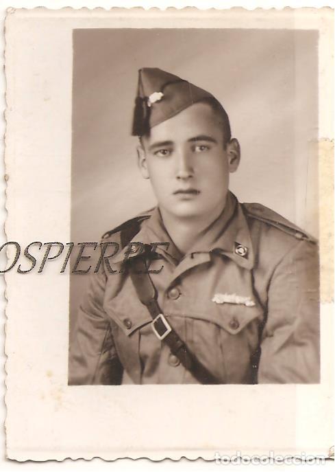 Militaria: ANTIGUA FOTO, JOVEN MILITAR, FOTO ENCOMIENDA-CEUTA ???, A&Ntilde;OS 60 ???, 6X8,5