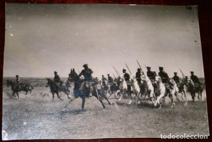 Militaria: FOTOGRAFIA DE PRACTICAS DE REGIMIENTO DE CABALLERIA A&Ntilde;OS 20, MIDE 11 X 8 CMS.