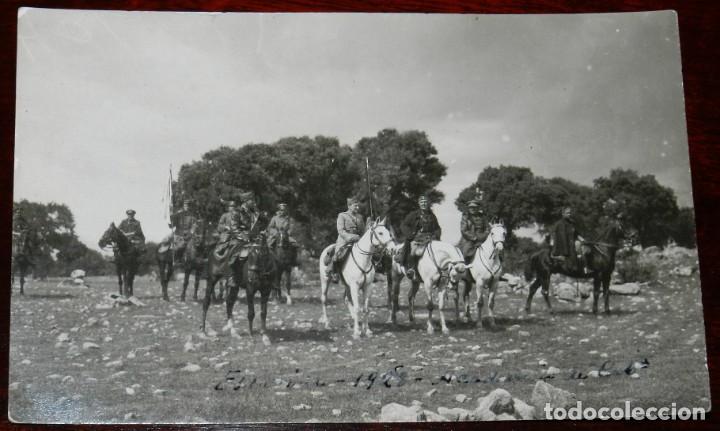 Militaria: FOTOGRAFIA DE OFICIALES DE LA ACADEMIA DE CABALLERIA EN EL ESCORIAL, A&Ntilde;O 1928,TAMA&Ntilde;O POSTAL.