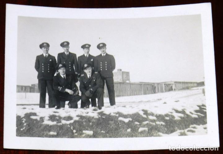 Military Antiques: FOTOGRAFIA DE AVIADORES INGLESES EN 1943, II GUERRA MUNDIAL, MIDE 9 X 6,5 CMS.