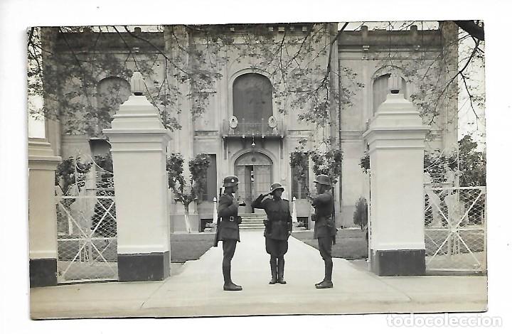 Militaria: PD- FOTOGRAFIA ANTIGUA - SALUDANDO A LA GUARDIA EN ARGENTINA