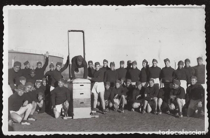 Militaria: 1889 Militaria Argentina / Soldados en shorts en practicas de gimnasia - Foto 14x9cm 1940'