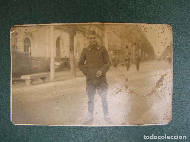 Militaria: 32.- Tropas regulares. Africa 1.931. Tarbuch