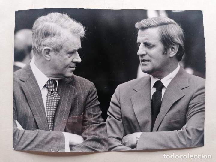 Militaria: FOTOGRAFIA WALTER FRITZ MONDALE, VICE PRESIDENTE DE EE.UU. CON EL SECRETARIO CIRUS VANCE