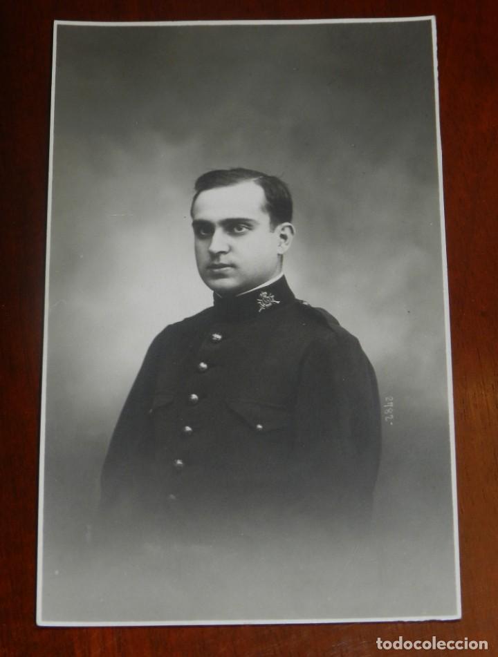 Militaria: FOTOGRAFIA MILITAR DE OFICIAL DE INFANTERIA, PARECE DEL REGIMIENTO NUM. 16, ED. FRANCISCO OLIVENZA,
