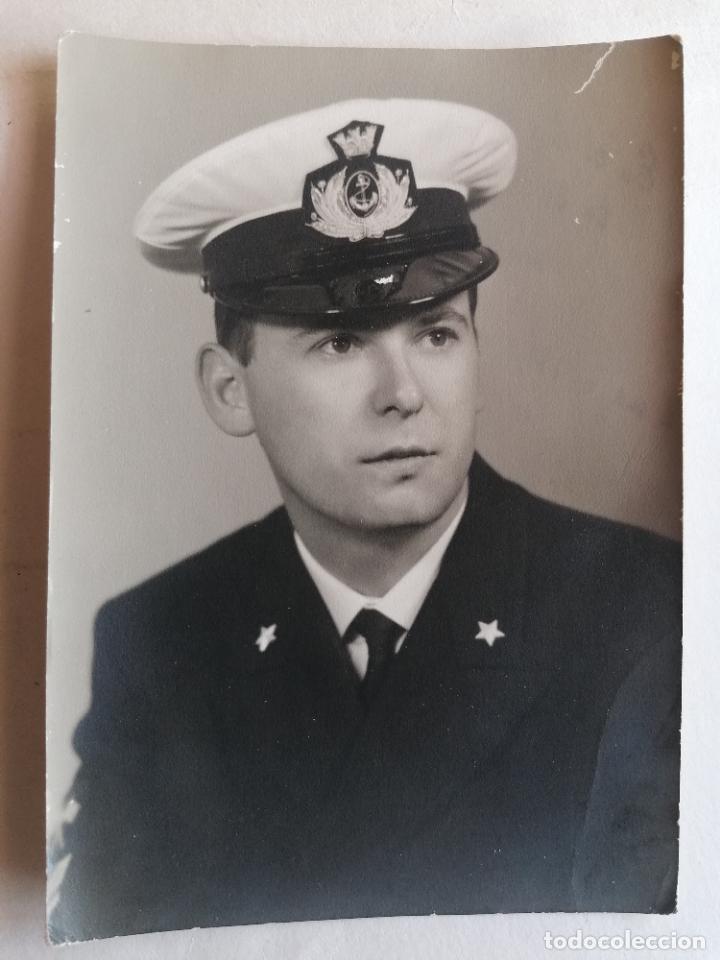 Militaria: FOTOGRAFIA JOVEN MILITAR POSANDO, A&Ntilde;O 1965, MEDIDAS 10,5 X 14,5 CM