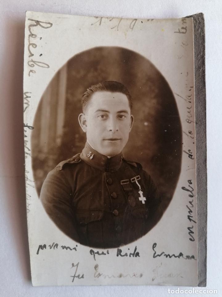 Militaria: FOTOGRAFIA JOVEN MILITAR POSANDO, MEDIDAS 8 X 13 CM