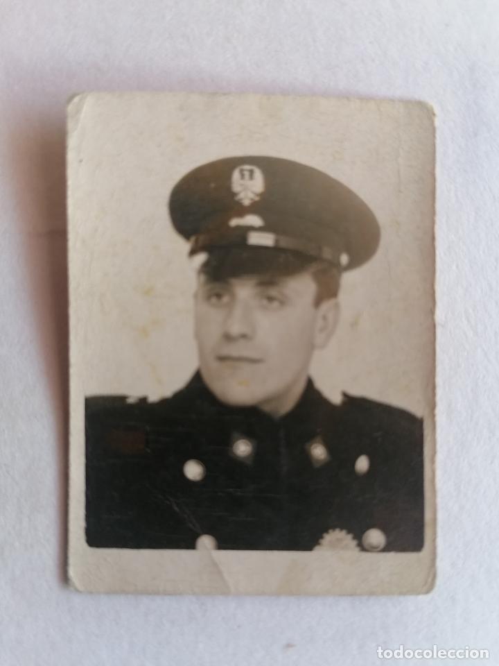 Militaria: PEQUE&Ntilde;A FOTOGRAFIA JOVEN MILITAR POSANDO, MEDIDAS 4 X 5,5 CM