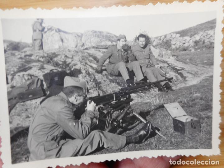 Militaria: ANTIGUA FOTOGRAFIA MILITARES CON ARMAMENTO 1959?