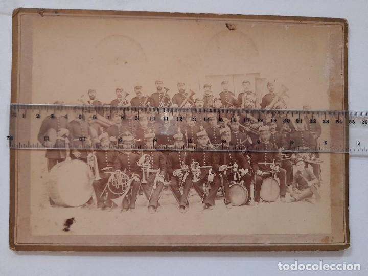Militaria: Fotograf&iacute;a banda de m&uacute;sica militar finales del siglo XIX