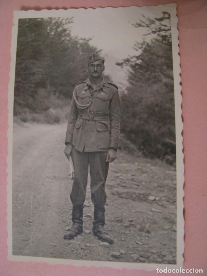Militaria: FOTOGRAFIA DE UN MILITAR. 9X6 CM. 1948.