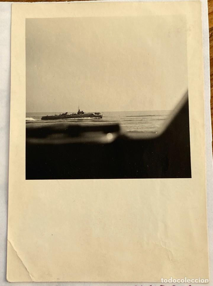 Military Antiques: FOTOGRAFIA DE LANCHAS ATRACADAS AL CALVO SOTELO EN ALMERIA, A&Ntilde;O 1952, MIDE 9,5 X 6,2 CMS.